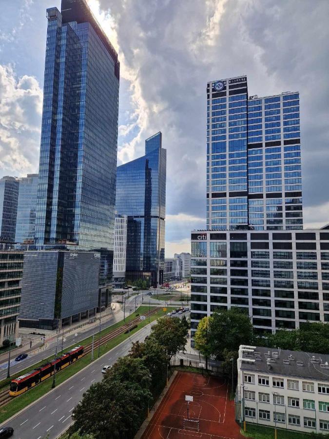 W Centrum Warszawy Z Darmowym Parkingiem Apartament